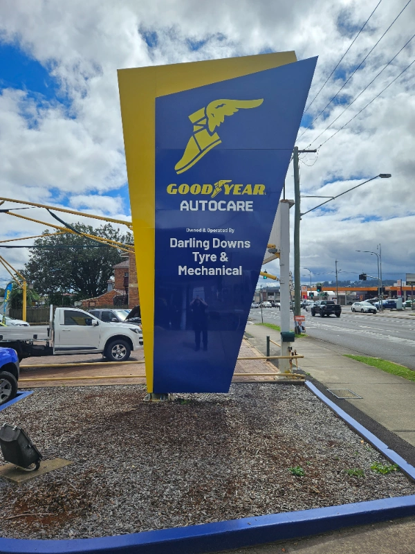 Pylon sign Toowoomba – commercial directional signage